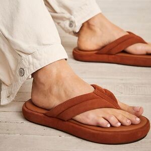 Free People Wonderland Sandal In Tan Brown Size 36.5 / 6.5 Slip On Puffy Straps